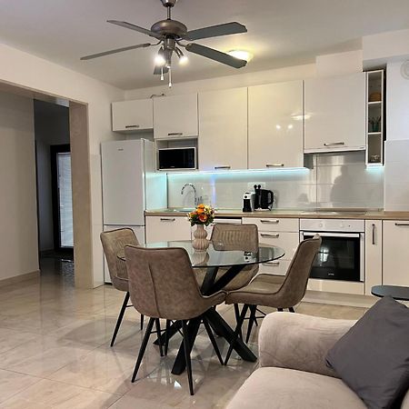 סופטאר Apartmani Ivelic מראה חיצוני תמונה