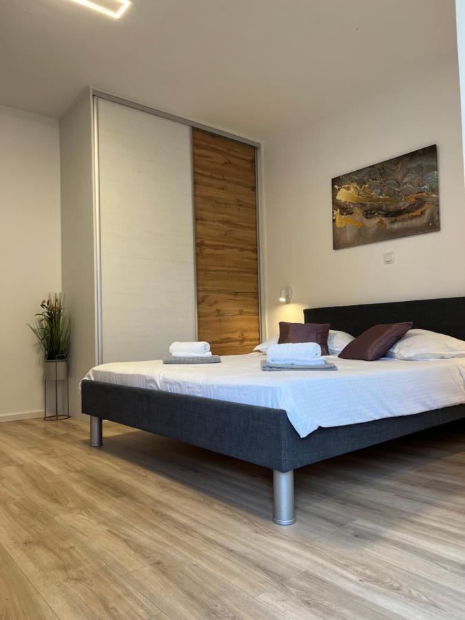 סופטאר Apartmani Ivelic מראה חיצוני תמונה