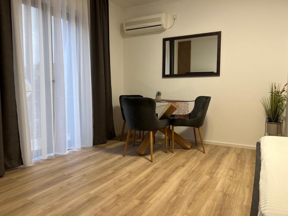 סופטאר Apartmani Ivelic מראה חיצוני תמונה