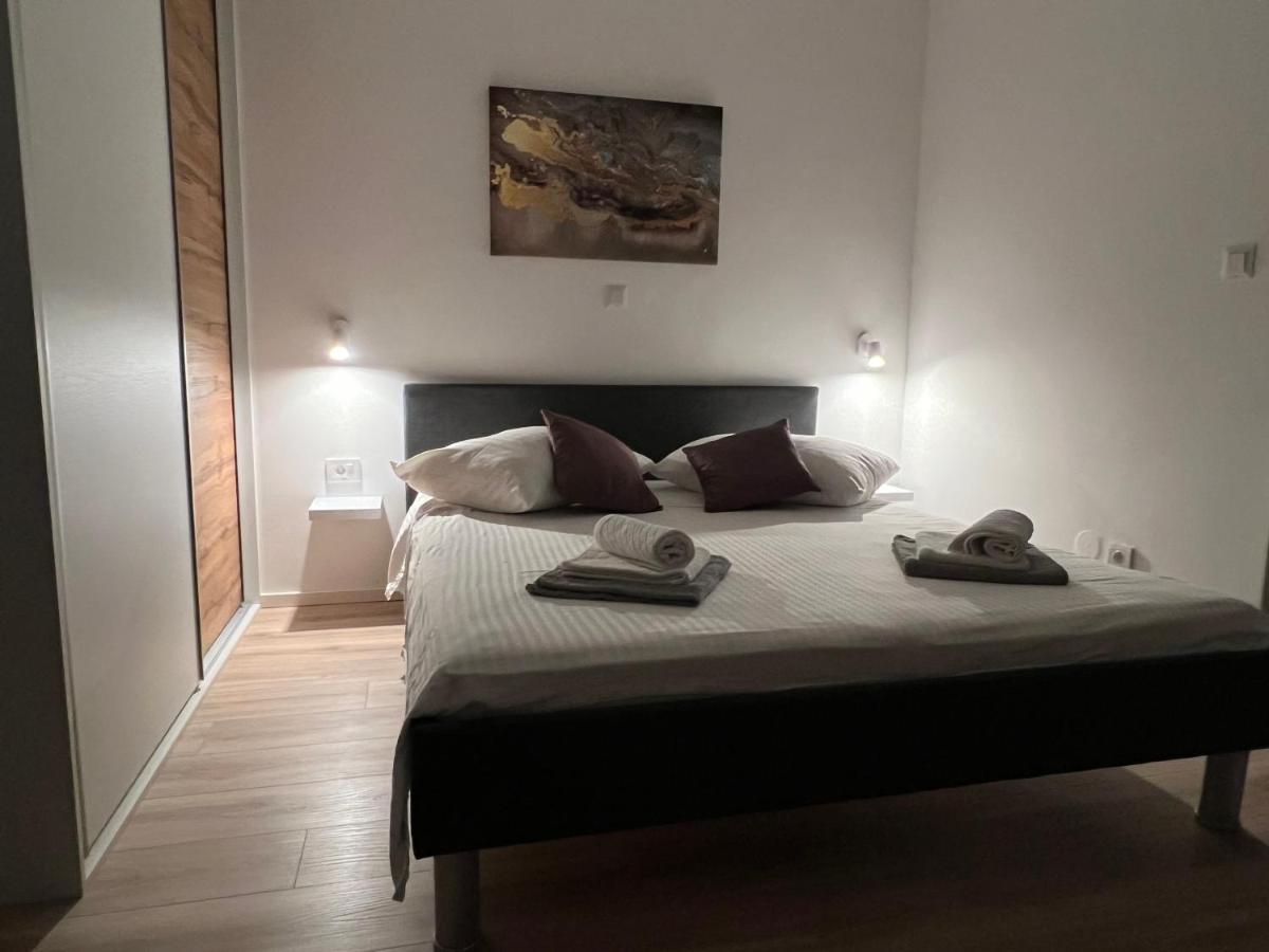 סופטאר Apartmani Ivelic מראה חיצוני תמונה