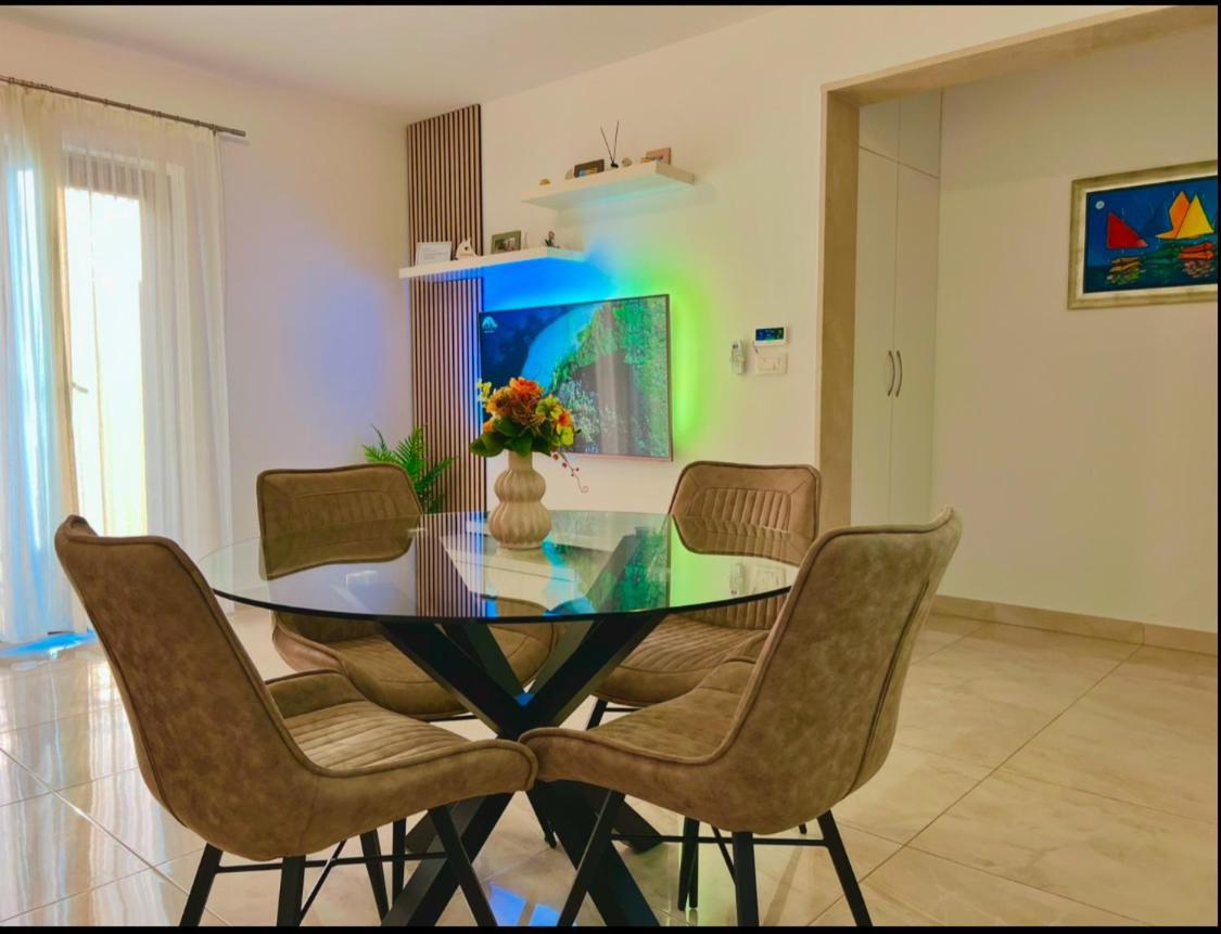 סופטאר Apartmani Ivelic מראה חיצוני תמונה
